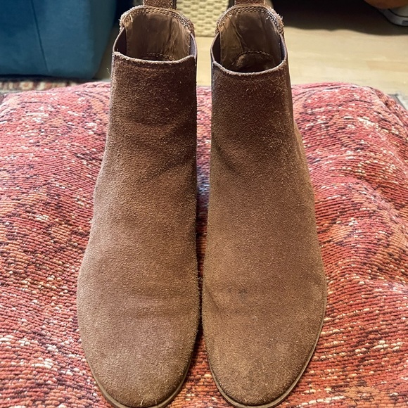 Steve Madden Dover Cognac Suede Bootie, Size 7 - Picture 4 of 6